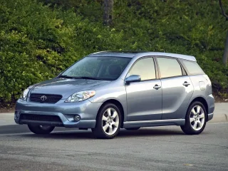 Toyota Matrix E130 · Хетчбэк