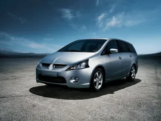 Mitsubishi Grandis I · Минивэн