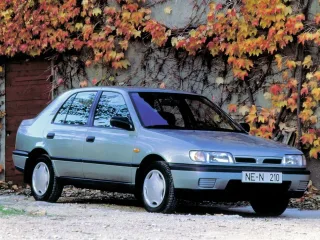 Nissan Sunny N14 · Седан