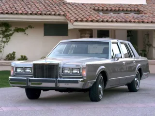 Lincoln Town Car I · Седан