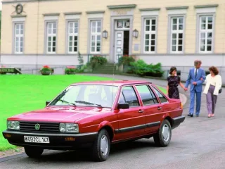 Volkswagen Passat B2 · Седан