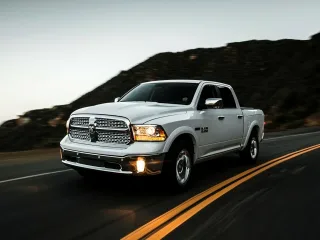 Автомобиль Dodge Ram