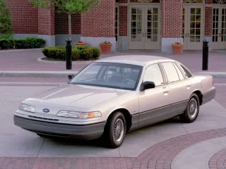 Ford Crown Victoria I · Седан