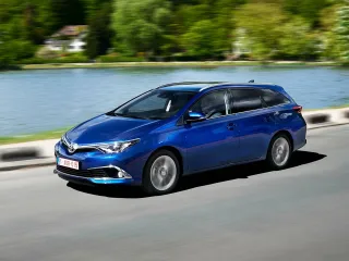 Автомобиль Toyota Auris