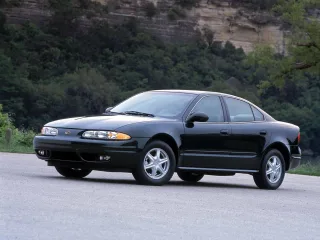 Oldsmobile Alero I · Седан