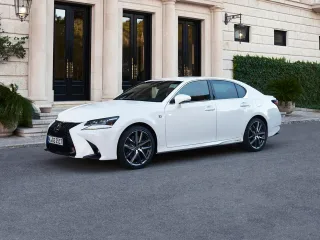 Автомобиль Lexus GS