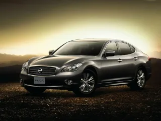 Nissan Fuga II · Седан
