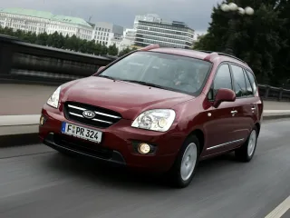 Kia Carens II · Минивэн