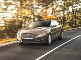 Автомобиль Jaguar XJ