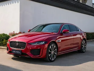 Автомобиль Jaguar XE