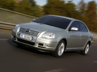 Toyota Avensis T250 · Седан