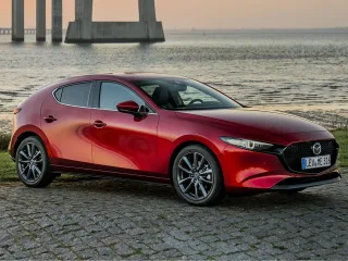 Автомобиль Mazda 3