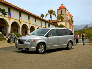 Chrysler Town & Country V · Минивэн