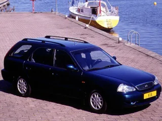 Автомобиль Kia Clarus