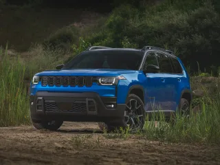 Автомобиль Jeep Cherokee