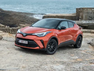 Toyota C-HR I рестайлинг · Внедорожник