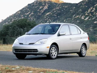 Toyota Prius I рестайлинг · Седан