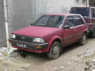 Toyota Starlet P70 · Хетчбэк