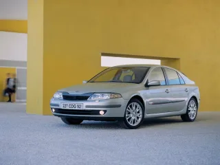 Renault Laguna II · Лифтбек