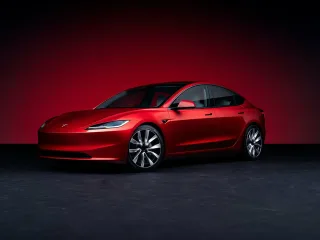 Автомобиль Tesla Model 3