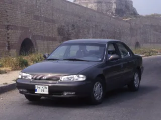 Kia Clarus I · Седан