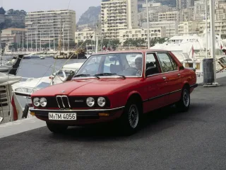 BMW 5 серия E12 рестайлинг · Седан