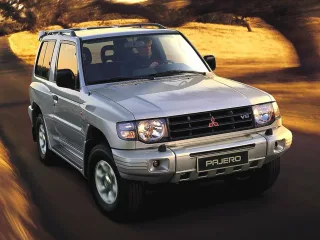 Mitsubishi Pajero II рестайлинг · Внедорожник