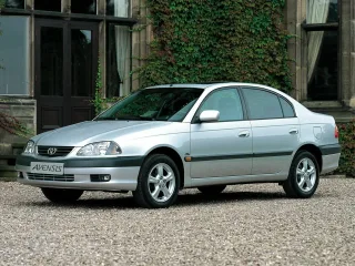 Toyota Avensis T220 рестайлинг · Седан