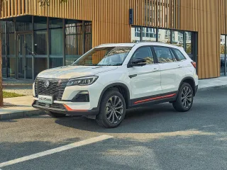 Автомобиль Changan CS75
