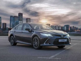 Toyota Camry XV70 рестайлинг · Седан