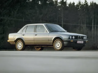 BMW 3 серия E30 · Седан