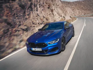 Автомобиль BMW 8 серия