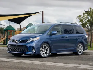 Toyota Sienna III рестайлинг 2 · Минивэн