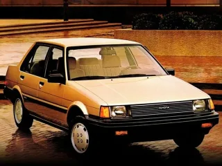 Toyota Corolla V · Седан