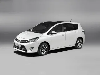 Автомобиль Toyota Verso