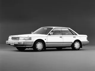 Nissan Maxima U11 · Седан