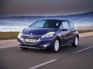 Peugeot 208 I · Хетчбэк