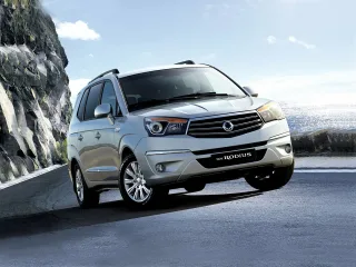 Автомобиль SsangYong Rodius