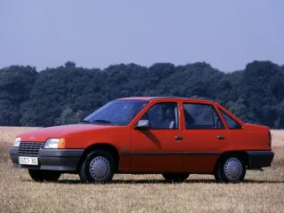Opel Kadett E · Седан
