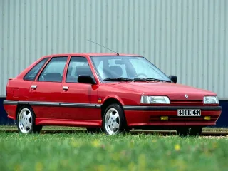 Автомобиль Renault 21