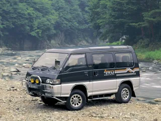 Mitsubishi Delica III · Минивэн
