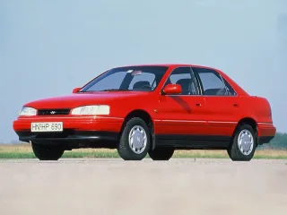Hyundai Lantra I · Седан