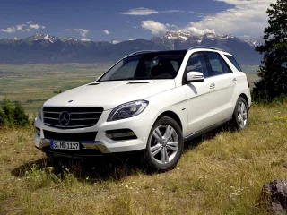 Автомобиль Mercedes-Benz M-класс