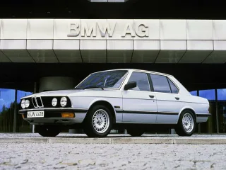 BMW 5 серия E28 · Седан