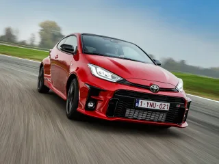 Автомобиль Toyota Yaris