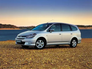 Honda Stream I рестайлинг · Минивэн
