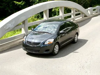 Toyota Yaris II рестайлинг · Седан