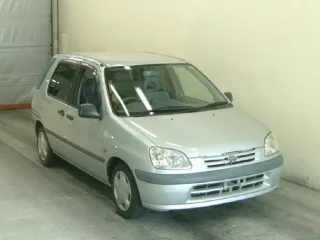 Toyota Raum I · Минивэн
