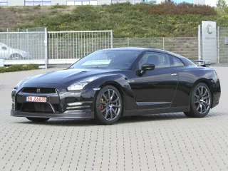 Nissan GT-R I рестайлинг · Купе