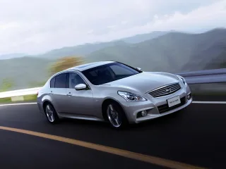Nissan Skyline V36 рестайлинг · Седан